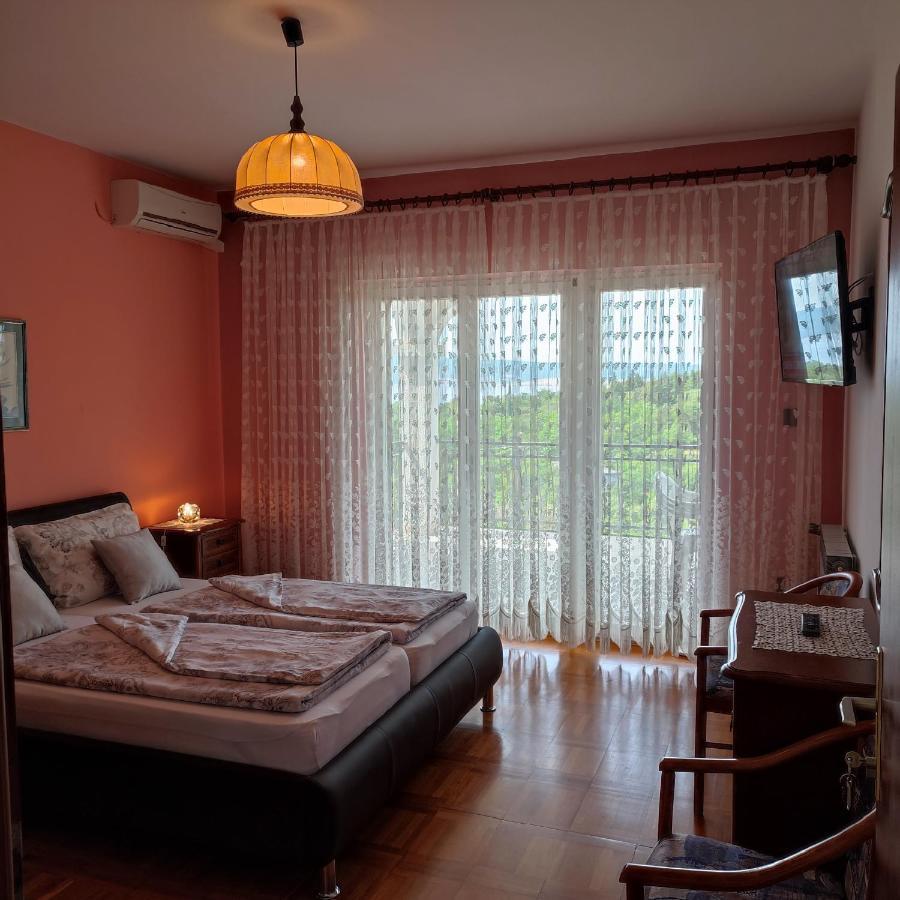 Apartments Desiree & Daniel Dramalj Extérieur photo