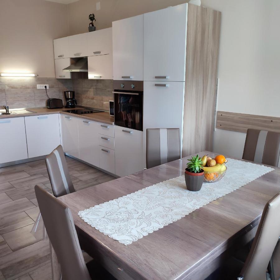 Apartments Desiree & Daniel Dramalj Extérieur photo
