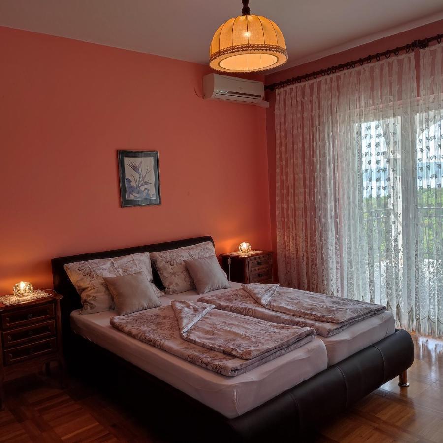 Apartments Desiree & Daniel Dramalj Extérieur photo